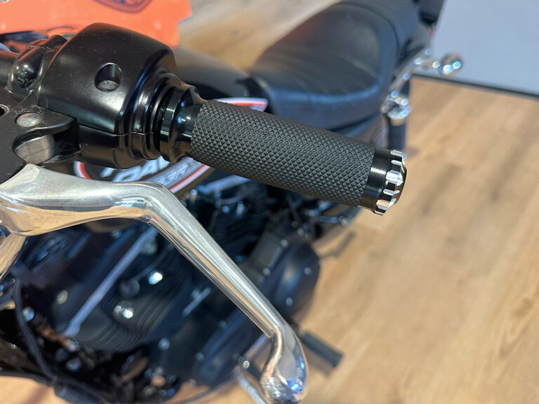 Harley-Davidson XL883R Roadster 2006 usata a carburatori, completamente originale, in vendita presso Harley-Davidson Civitanova