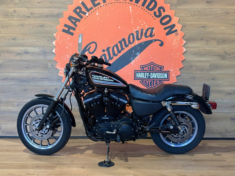 Harley-Davidson XL883R Roadster 2006 usata a carburatori, completamente originale, in vendita presso Harley-Davidson Civitanova