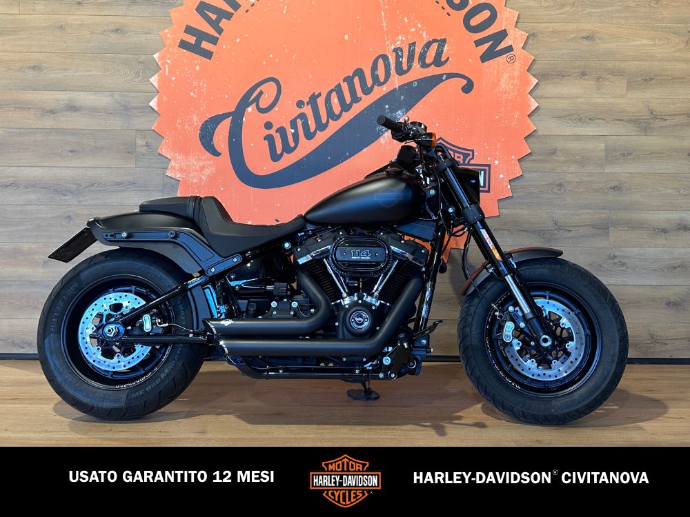 Moto Harley-Davidson Fat Bob 114 del 2020 usata nera con scarico Vance & Hines Short Shots