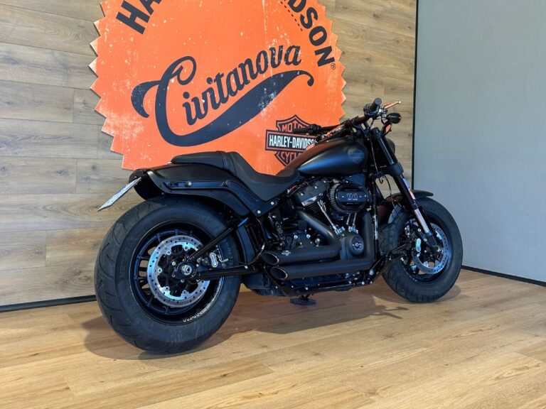 Moto Harley-Davidson Fat Bob 114 del 2020 usata nera con scarico Vance & Hines Short Shots