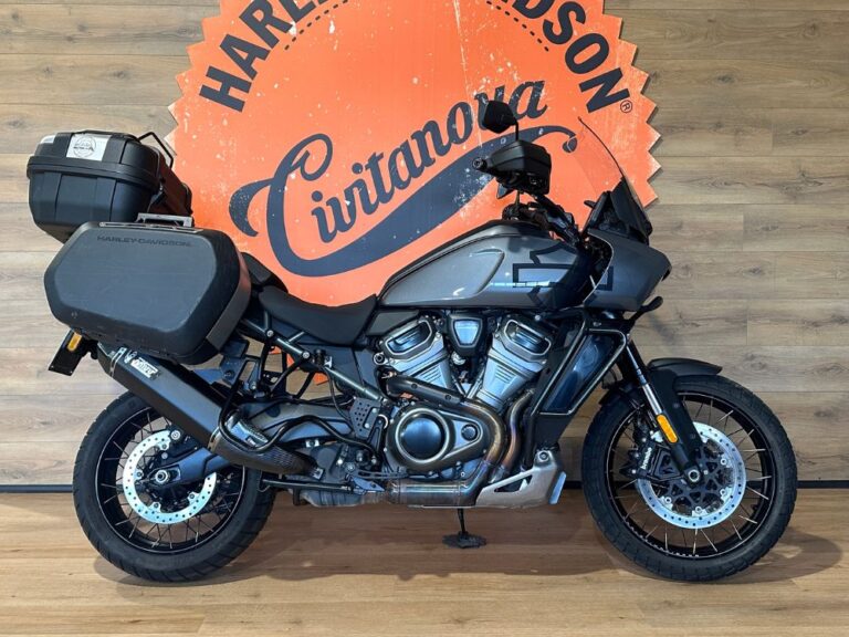 Moto Harley-Davidson Pan America Special 2023 con borse sport e bauletto Gi.Vi. King 3