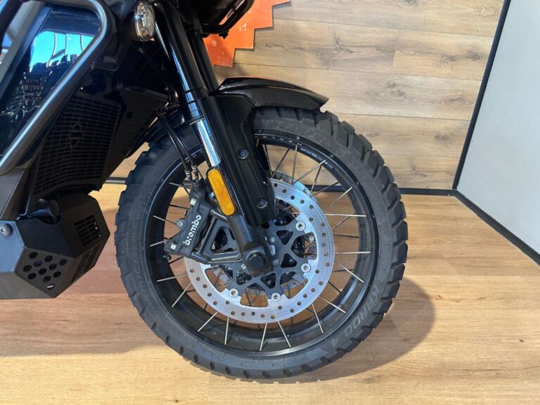 Harley-Davidson Pan America Special 2022 Vivid Black con gomme tassellate Metzeler Karoo e borse Ko Bold Bike