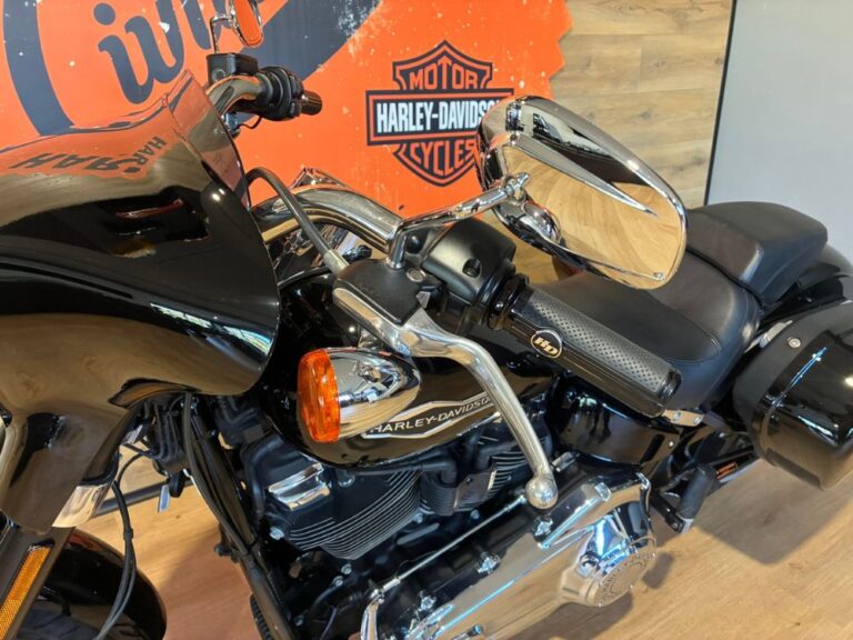 Harley-Davidson Sport Glide 2019 usata – Softail stock con valigie verniciate Vivid Black – Harley-Davidson Civitanova