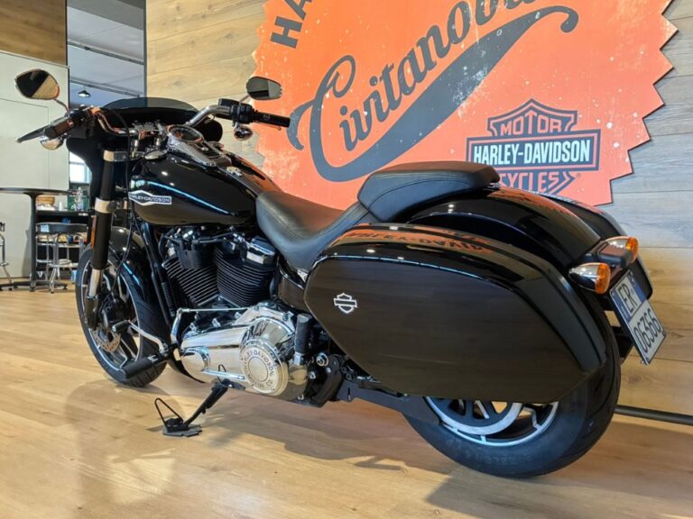 Harley-Davidson Sport Glide 2019 usata – Softail stock con valigie verniciate Vivid Black – Harley-Davidson Civitanova