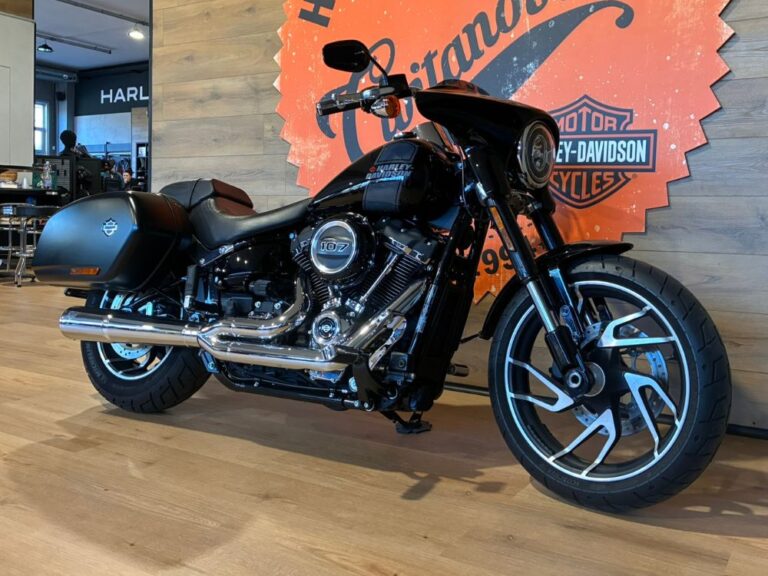Harley-Davidson Sport Glide 2021 usata – Softail con accessori Willie G e scarico 2 in 1 V&H – Harley-Davidson Civitanova