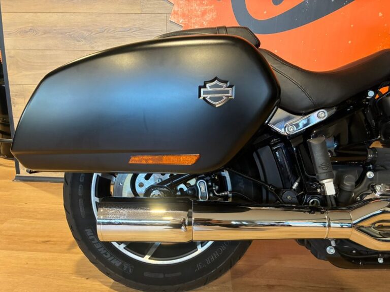 Harley-Davidson Sport Glide 2021 usata – Softail con accessori Willie G e scarico 2 in 1 V&H – Harley-Davidson Civitanova