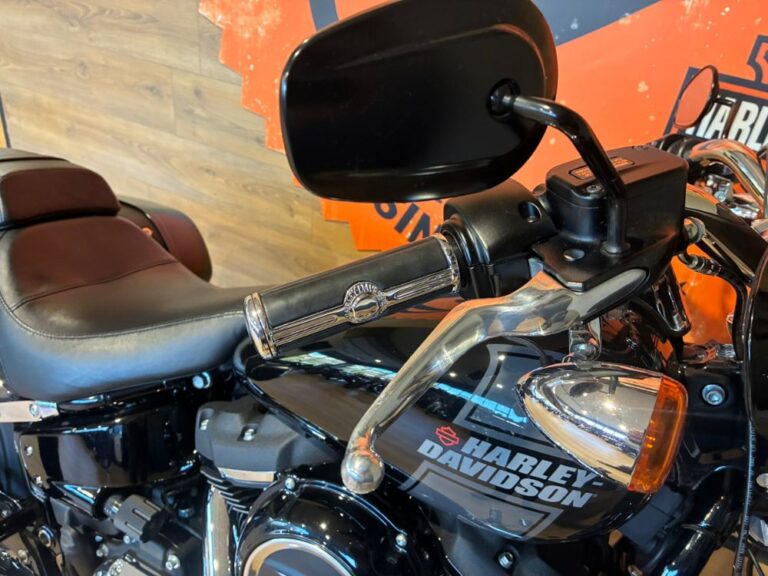 Harley-Davidson Sport Glide 2021 usata – Softail con accessori Willie G e scarico 2 in 1 V&H – Harley-Davidson Civitanova